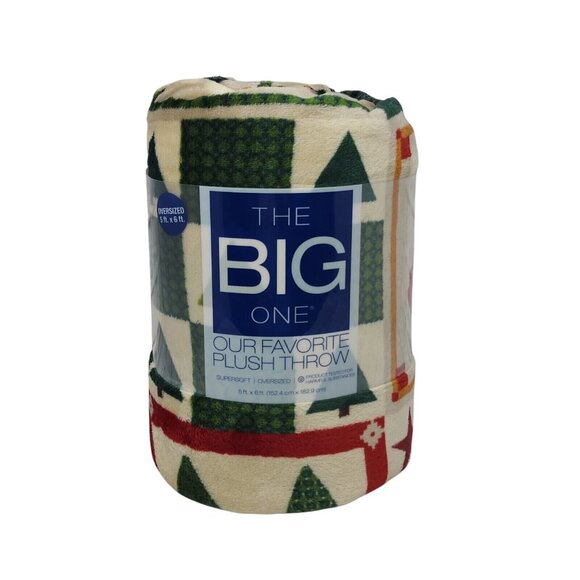 The Big One Oversized Plush Throw With Red Truck & Christmas Tree Pattern 5 Ft x - Picture 10 of 10